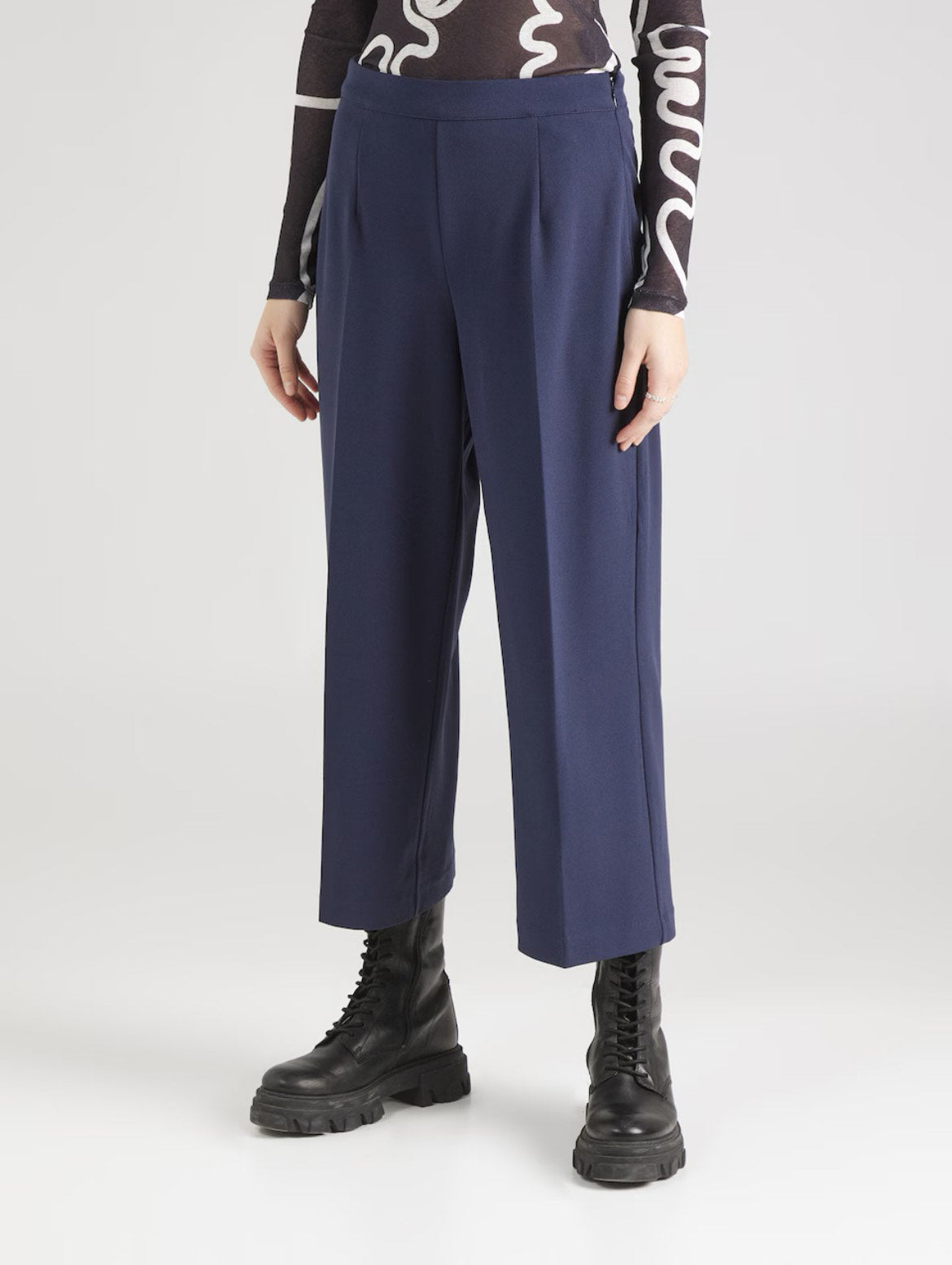 Relaxed Straight Leg Jeans