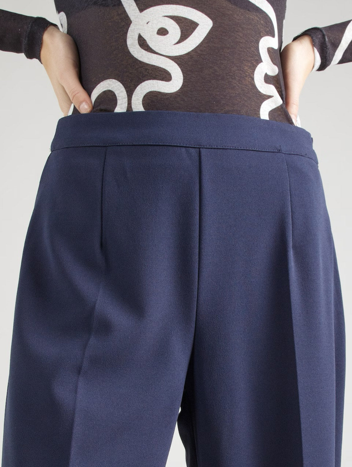 Relaxed Straight Leg Jeans
