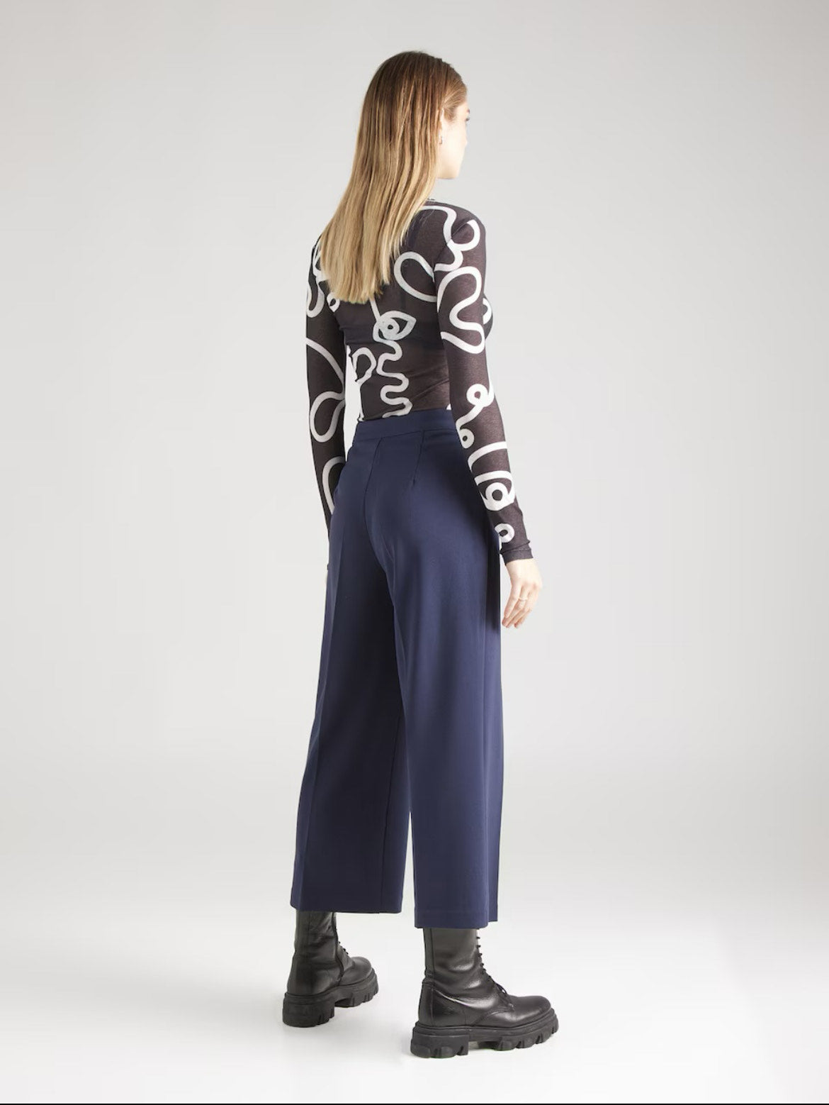 Relaxed Straight Leg Jeans