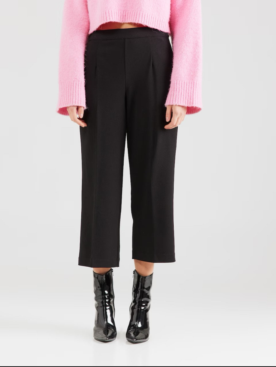 Relaxed Straight Leg Jeans