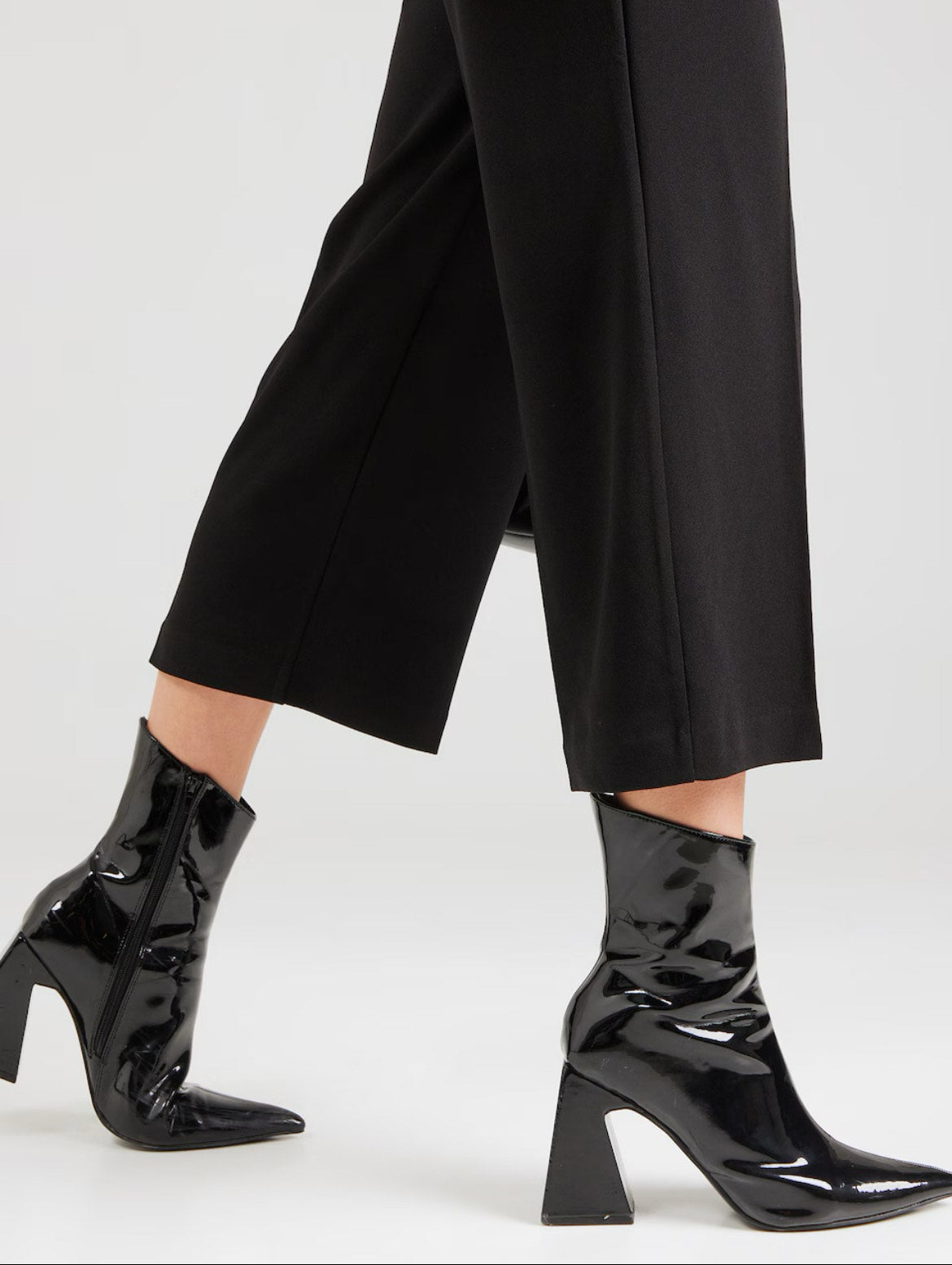 Relaxed Straight Leg Jeans